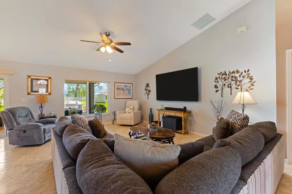 4025 SW Kadlic Street Port St Lucie FL 34953
