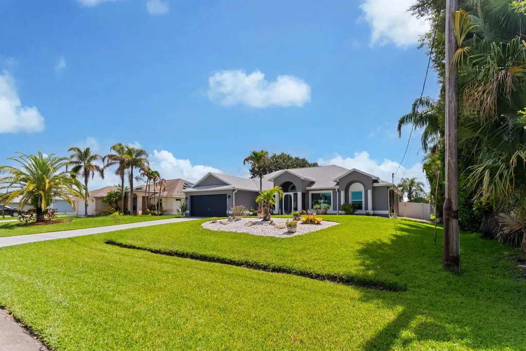 4025 SW Kadlic Street Port St Lucie FL 34953
