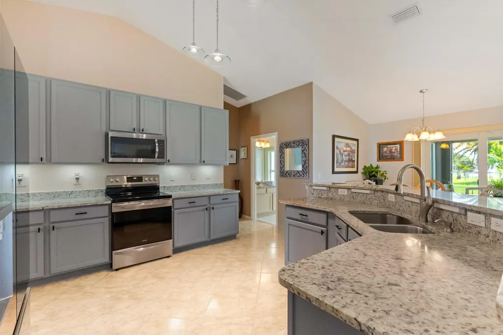 4025 SW Kadlic Street Port St Lucie FL 34953