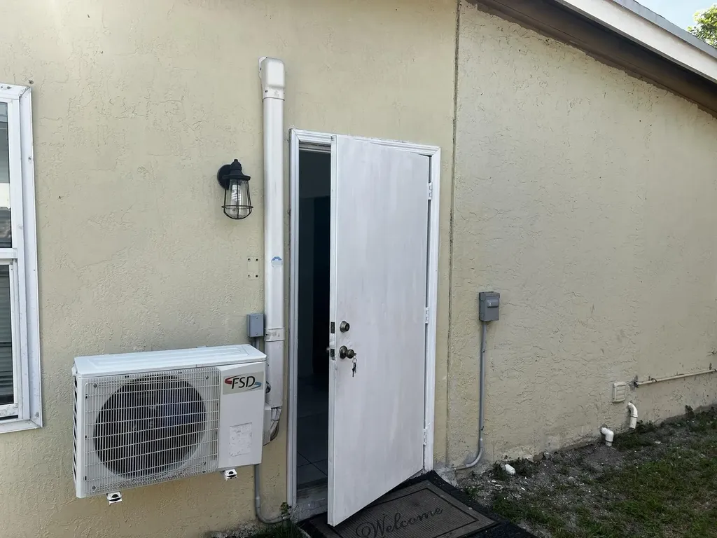 1212 NW 13th Court Fort Lauderdale FL 33311