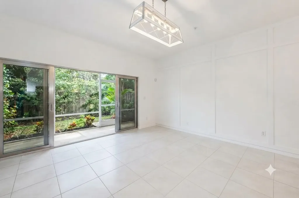 4466 Leo Lane Riviera Beach FL 33410