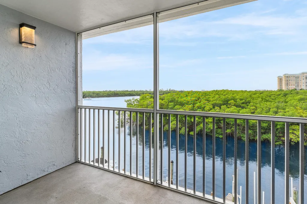689 NE 6th Court Boynton Beach FL 33435