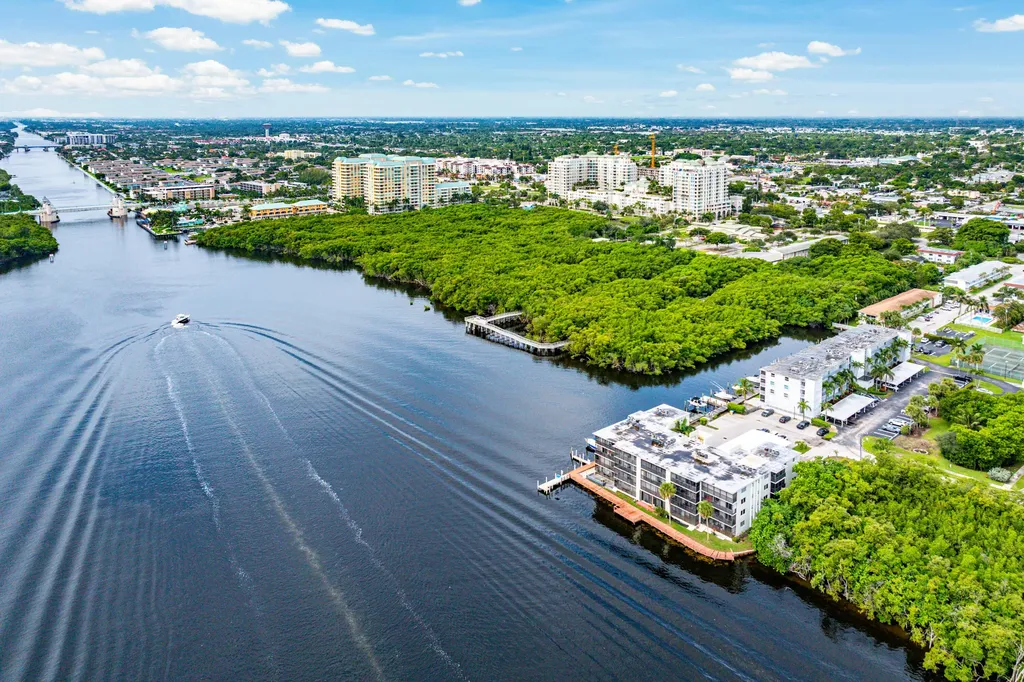 689 NE 6th Court Boynton Beach FL 33435
