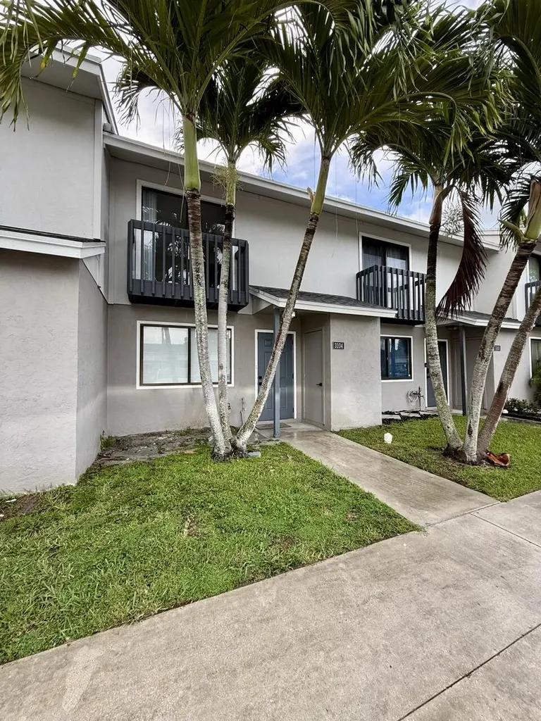 3104 Poolside Drive Greenacres FL 33463