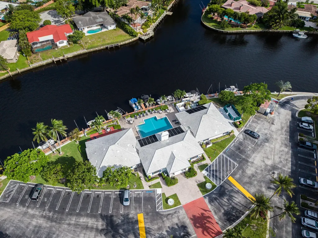 130 Cypress Club Drive Pompano Beach FL 33060