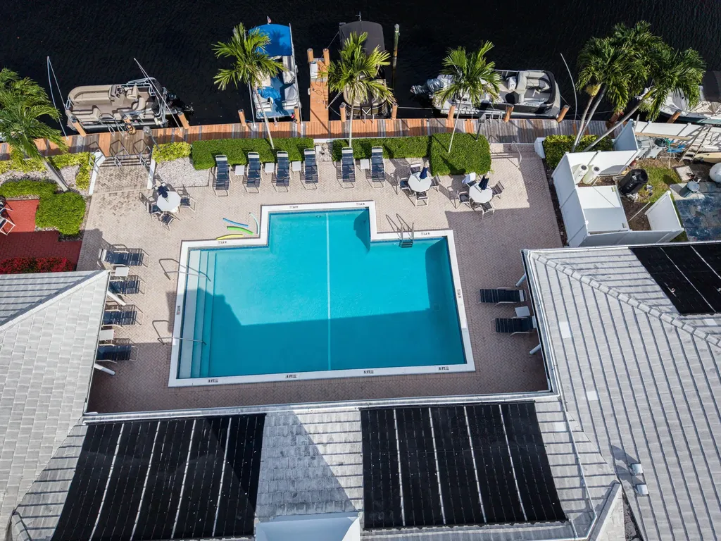 130 Cypress Club Drive Pompano Beach FL 33060