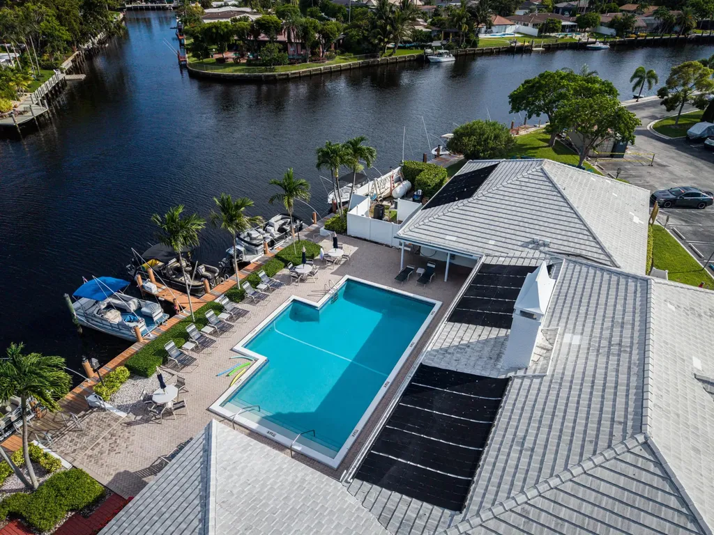 130 Cypress Club Drive Pompano Beach FL 33060