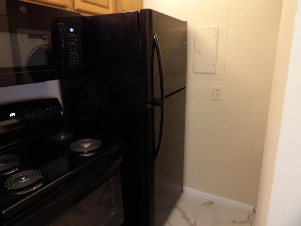 623 Sea Pine Way Greenacres FL 33415