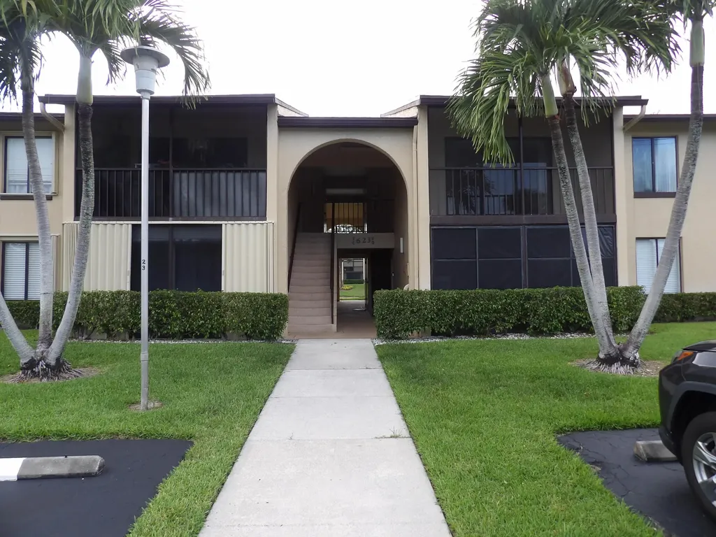 623 Sea Pine Way Greenacres FL 33415