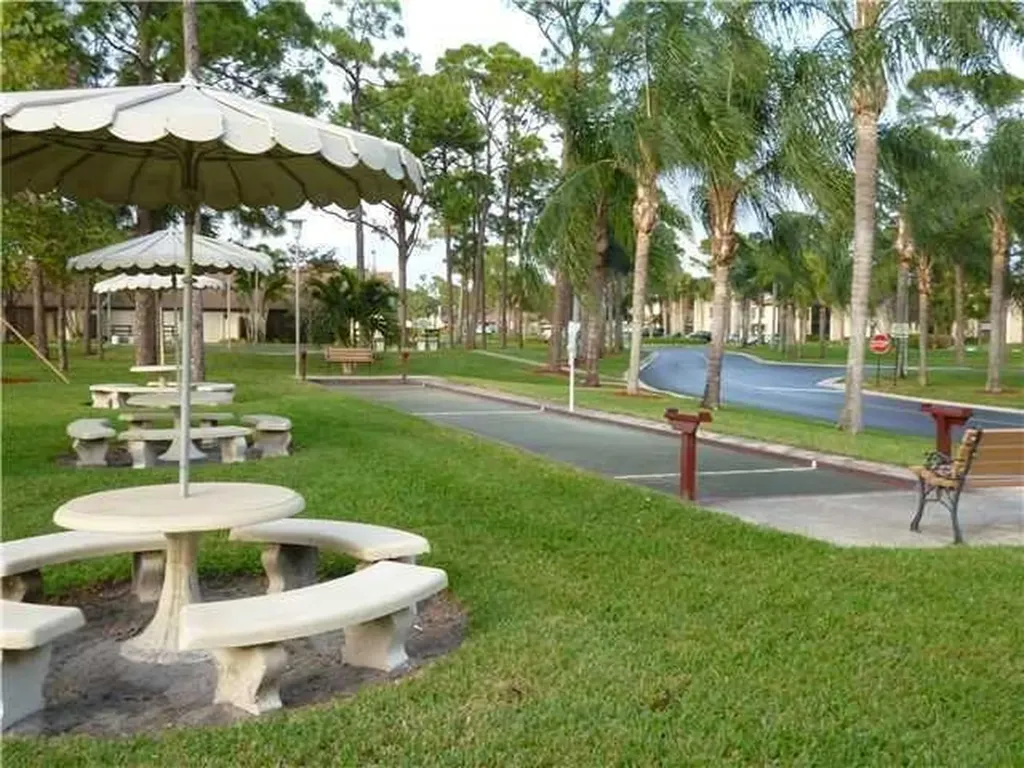 623 Sea Pine Way Greenacres FL 33415