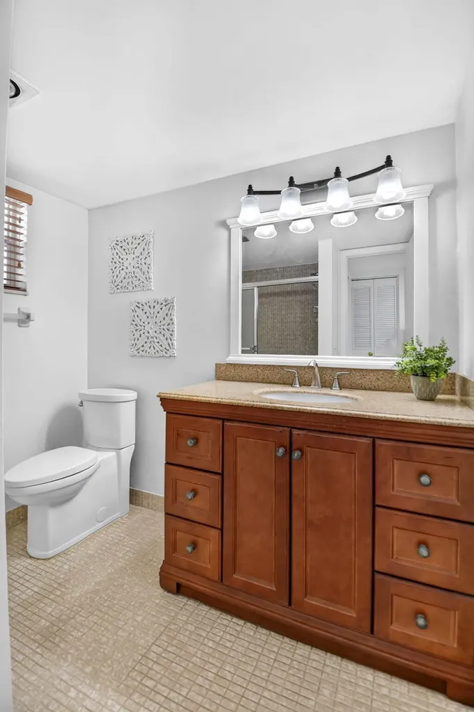 25 Colonial Club Drive Boynton Beach FL 33435