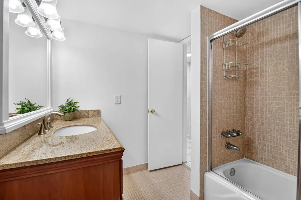 25 Colonial Club Drive Boynton Beach FL 33435