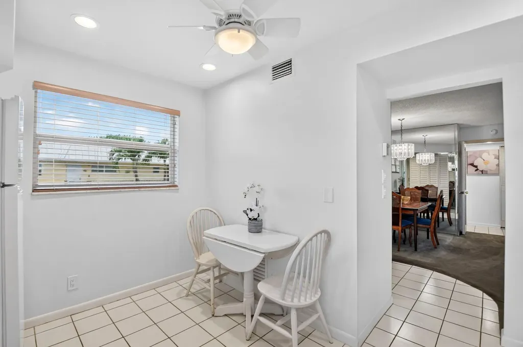 25 Colonial Club Drive Boynton Beach FL 33435