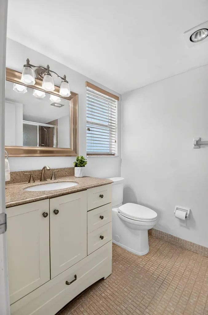 25 Colonial Club Drive Boynton Beach FL 33435