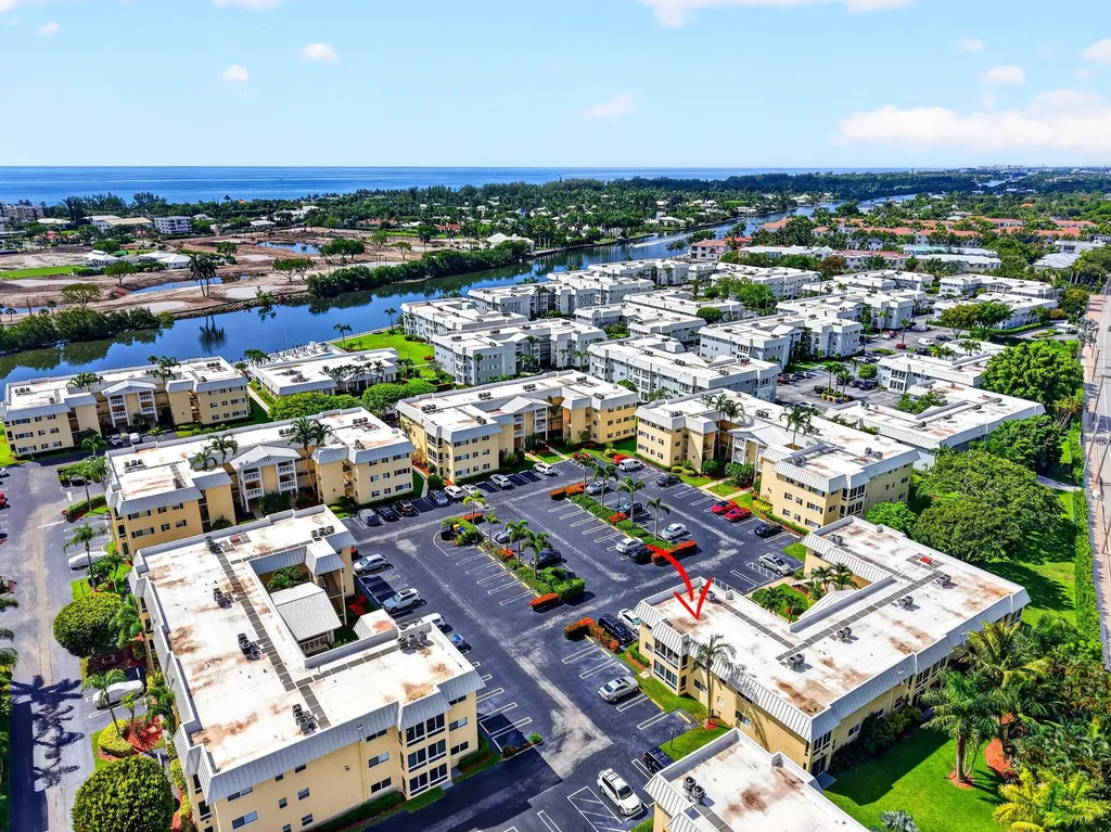 25 Colonial Club Drive Boynton Beach FL 33435