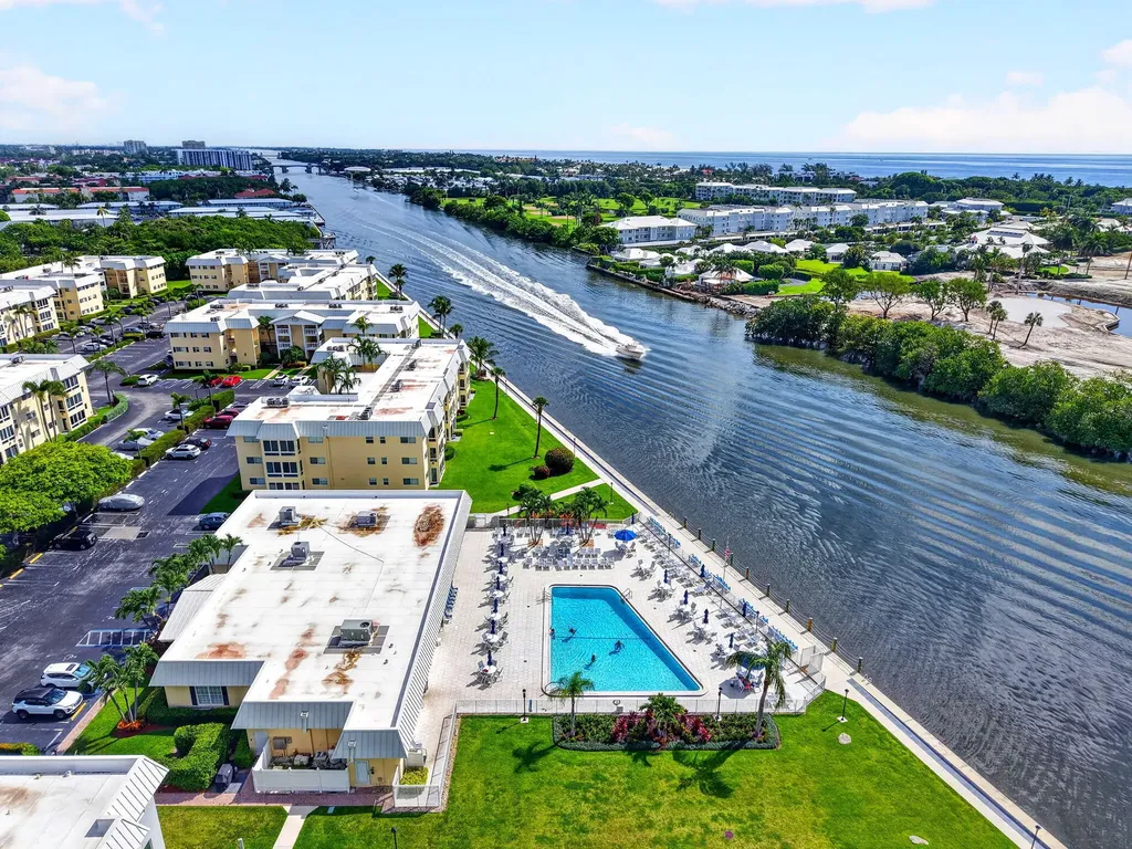 25 Colonial Club Drive Boynton Beach FL 33435