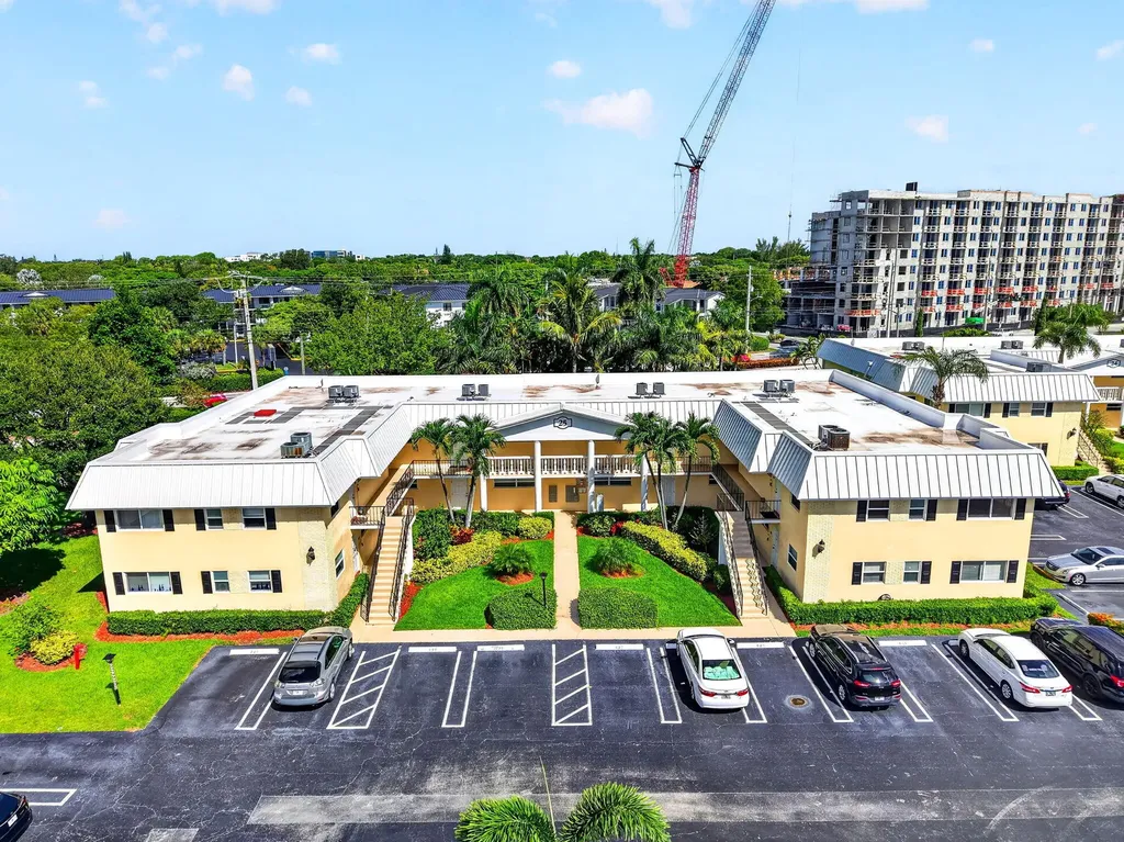 25 Colonial Club Drive Boynton Beach FL 33435
