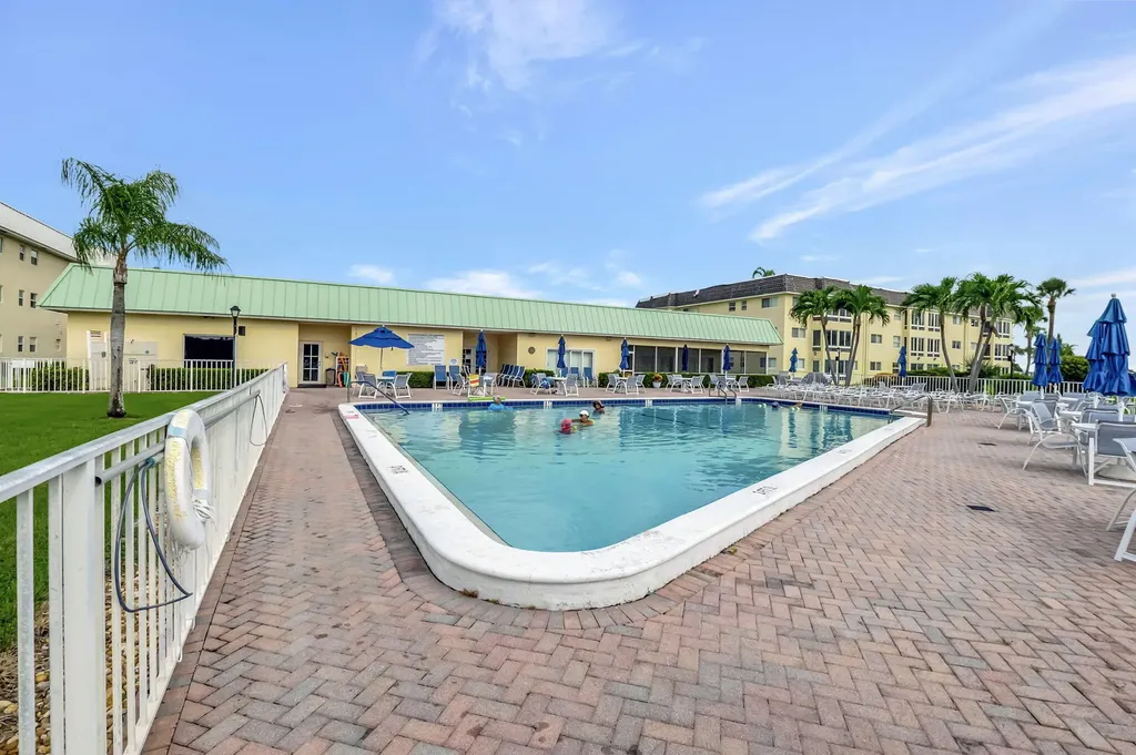 25 Colonial Club Drive Boynton Beach FL 33435