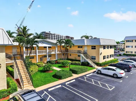 25 Colonial Club Drive Boynton Beach FL 33435