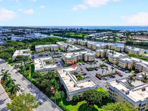 25 Colonial Club Drive Boynton Beach FL 33435