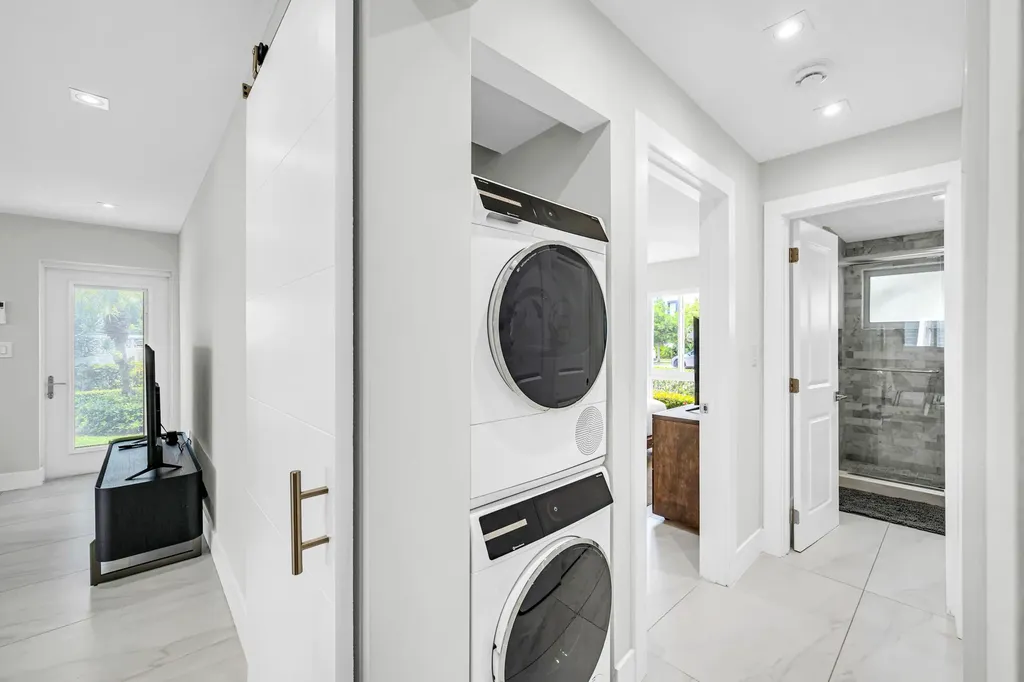 425 Bayshore Drive Fort Lauderdale FL 33304
