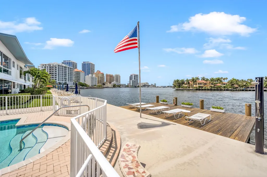 425 Bayshore Drive Fort Lauderdale FL 33304
