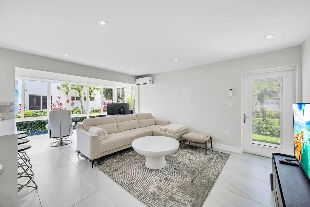 425 Bayshore Drive Fort Lauderdale FL 33304