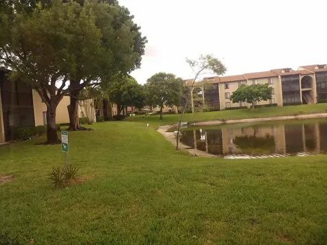 604 Sea Pine Way Greenacres FL 33415