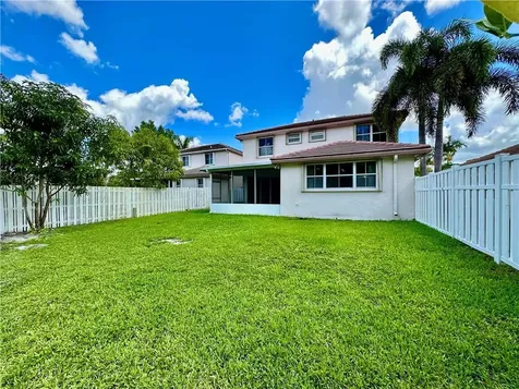 7470 NW 1st Place Plantation FL 33317