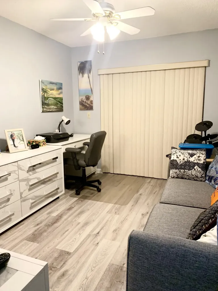 81 Kingswood E West Palm Beach FL 33417