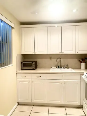 81 Kingswood E West Palm Beach FL 33417