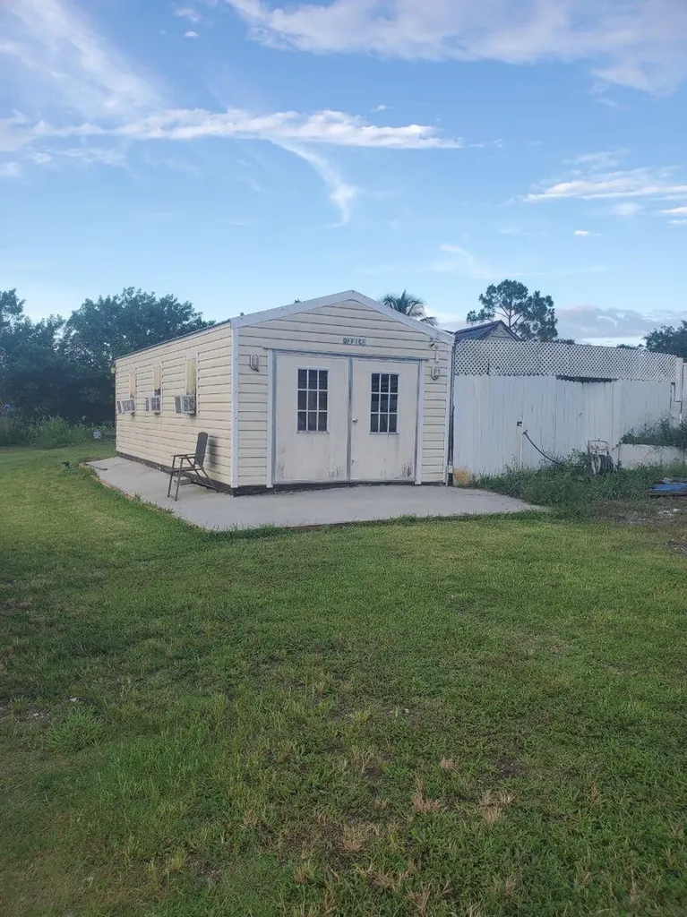16825 89th Place N The Acreage FL 33470