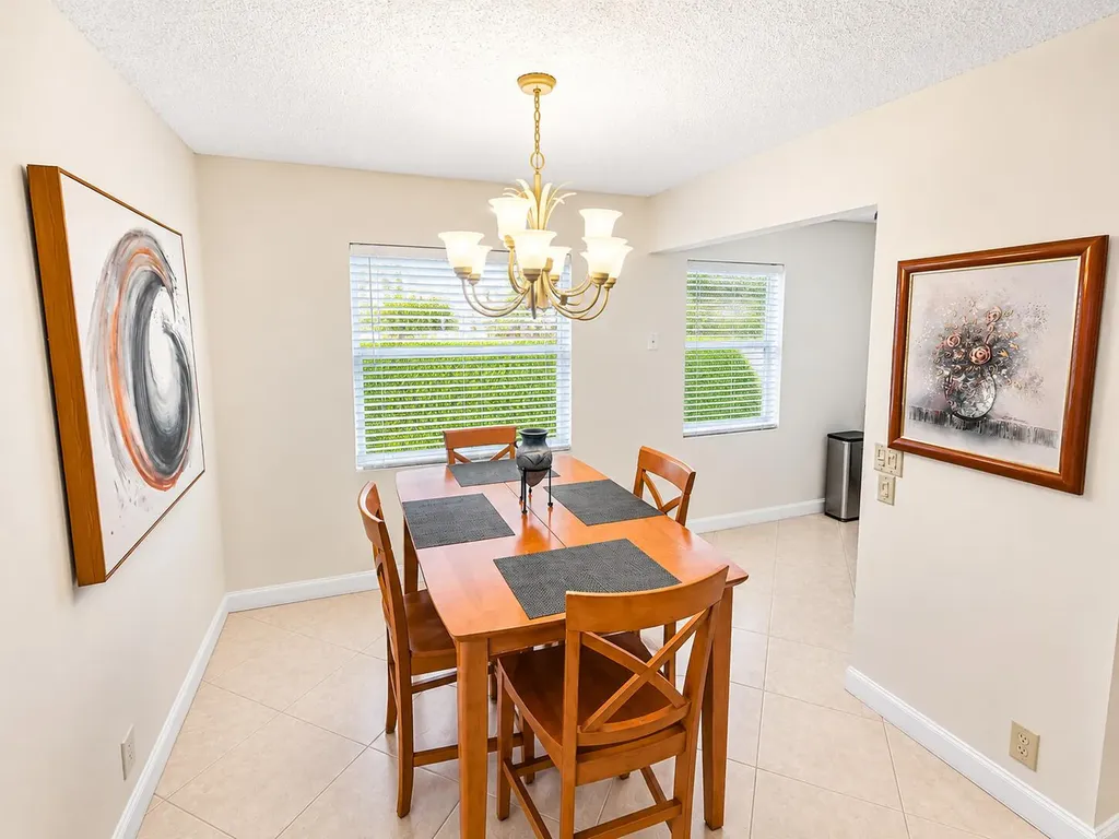 567 Burgundy L Delray Beach FL 33484