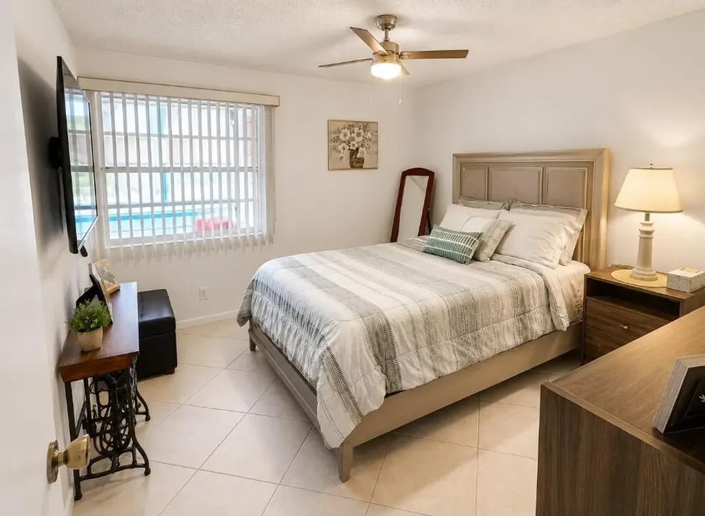 567 Burgundy L Delray Beach FL 33484