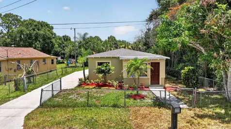 426 N 19th Street Fort Pierce FL 34950