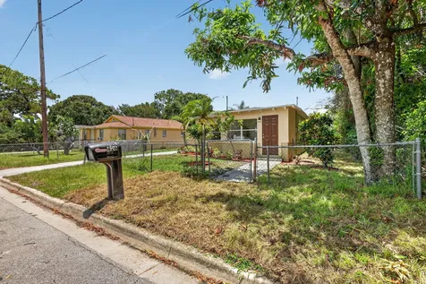 426 N 19th Street Fort Pierce FL 34950