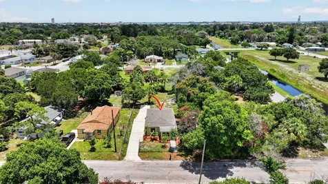 426 N 19th Street Fort Pierce FL 34950