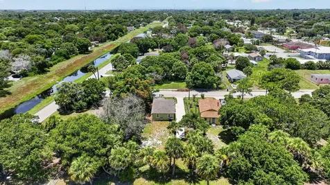 426 N 19th Street Fort Pierce FL 34950
