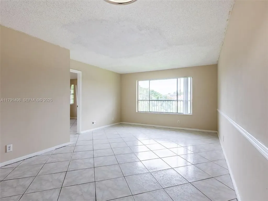 10106 Twin Lakes Drive Coral Springs FL 33071