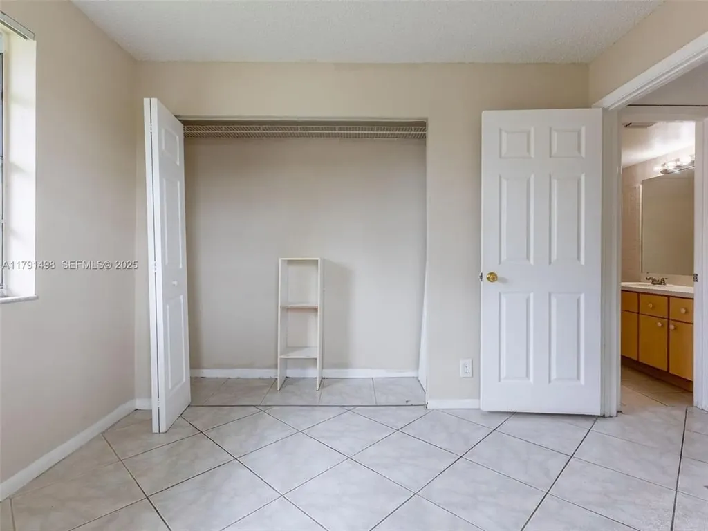 10106 Twin Lakes Drive Coral Springs FL 33071