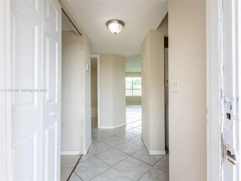 10106 Twin Lakes Drive Coral Springs FL 33071