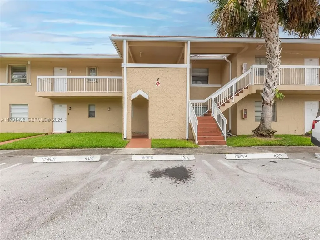 10106 Twin Lakes Drive Coral Springs FL 33071