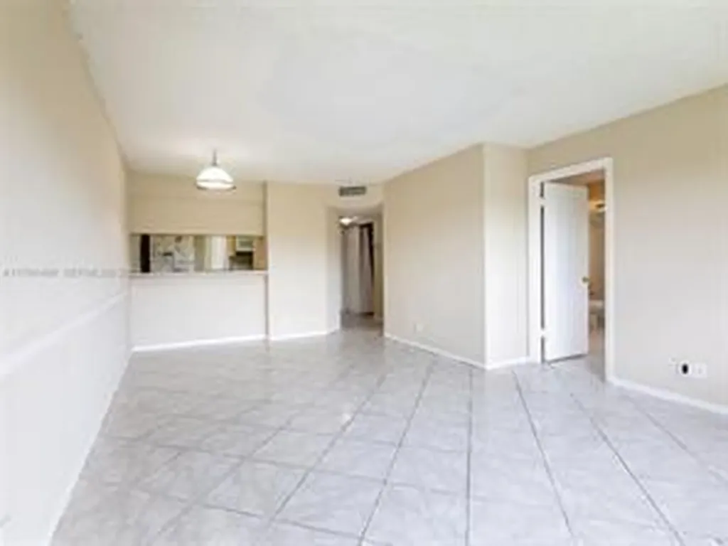10106 Twin Lakes Drive Coral Springs FL 33071
