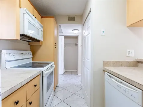 10106 Twin Lakes Drive Coral Springs FL 33071