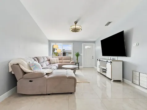 5396 Benjamin Avenue Boynton Beach FL 33472