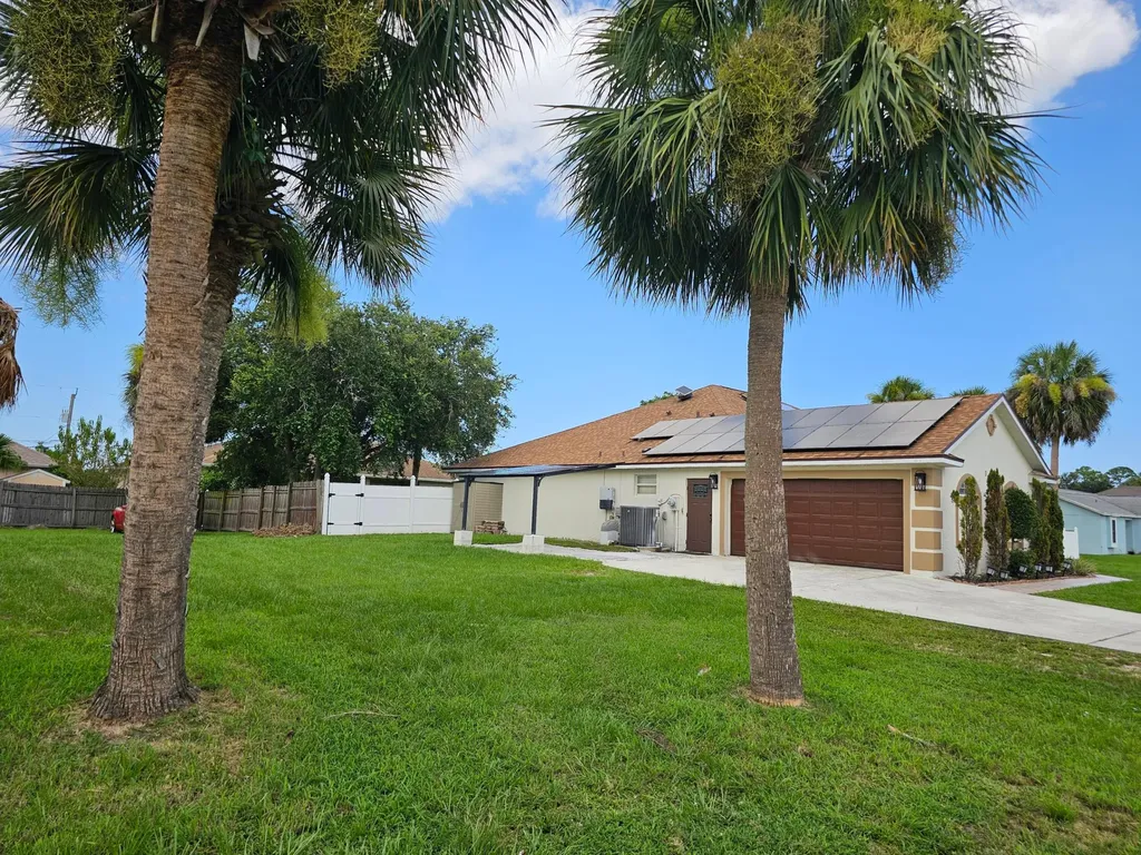 1637 SW La Gorce Avenue Port St Lucie FL 34953