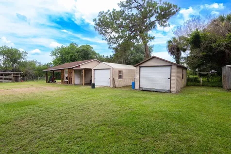 9302 Orange Avenue Fort Pierce FL 34945