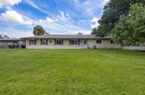 9302 Orange Avenue Fort Pierce FL 34945