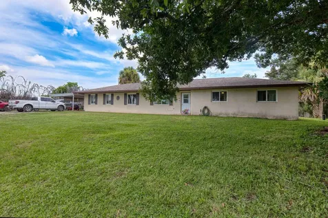 9302 Orange Avenue Fort Pierce FL 34945