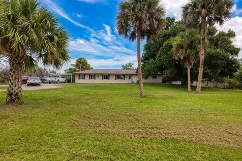 9302 Orange Avenue Fort Pierce FL 34945